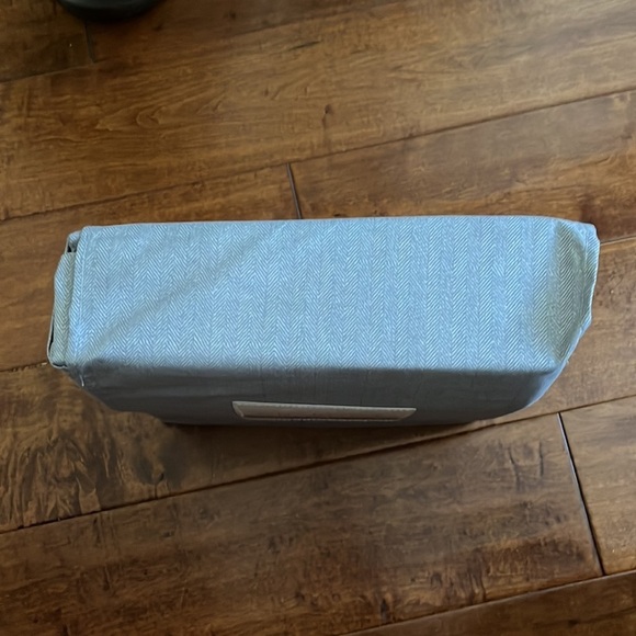 NWT Charisma 4 piece Sheet Set 100% Polyester Microfiber Twin/Twin XL - Picture 2 of 4